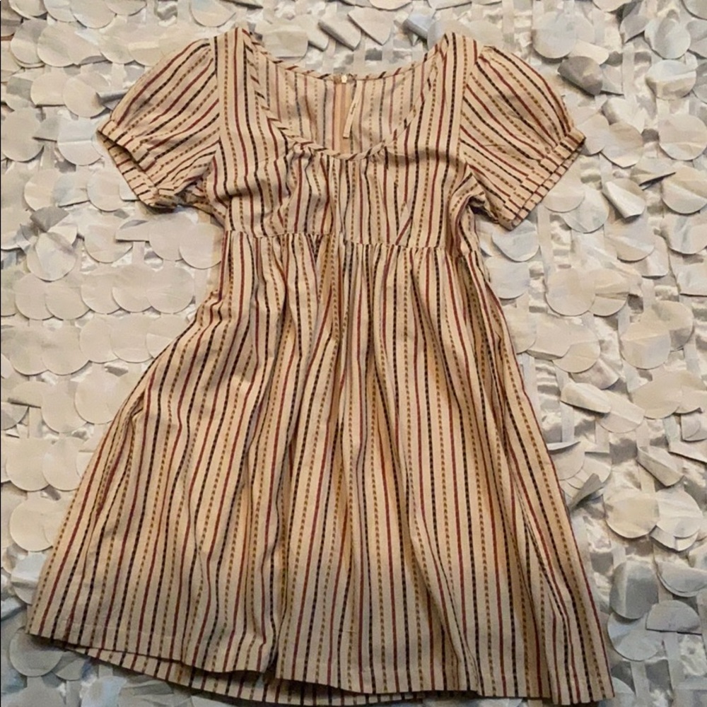 Women short sleeve dress. Excellent condition.